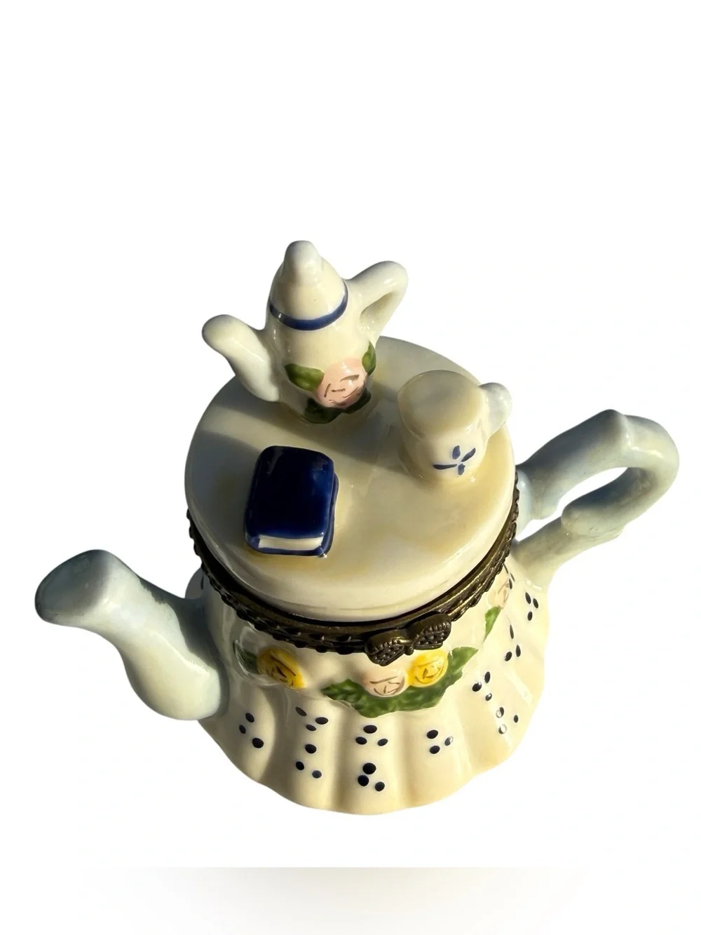 Vintage Teapot Trinket Box Porcelain Hinged Jewelry Box Tea Party Cottagecore 4”